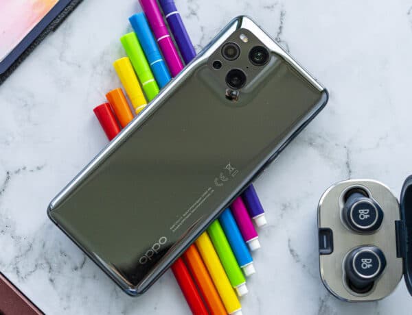 Oppo Find X3 Pro achterkant