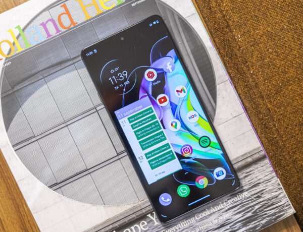 Motorola Edge 20 review 01