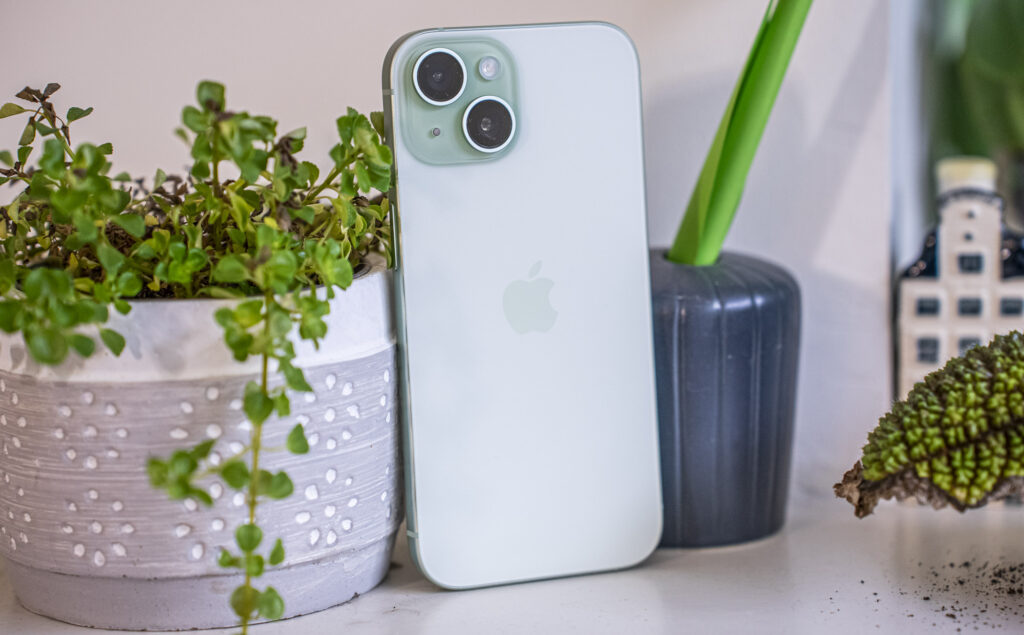 Apple iPhone 15