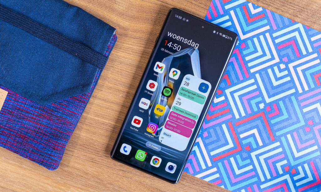 OnePlus 12R 01