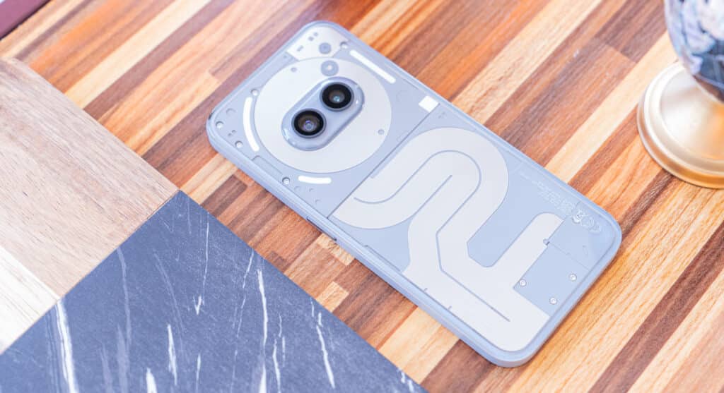 Nothing Phone (2a) Plus-08